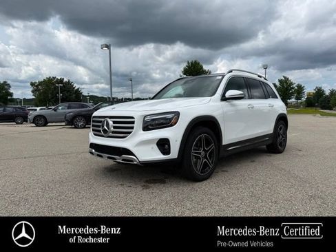 Used 2026 Mercedes-Benz GLB 250 4MATIC image 1