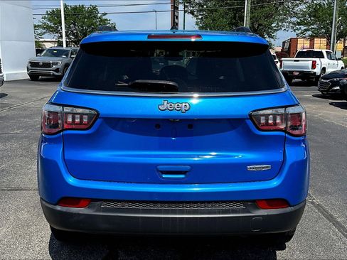 Used 2018 Jeep Compass Latitude FWD image 5