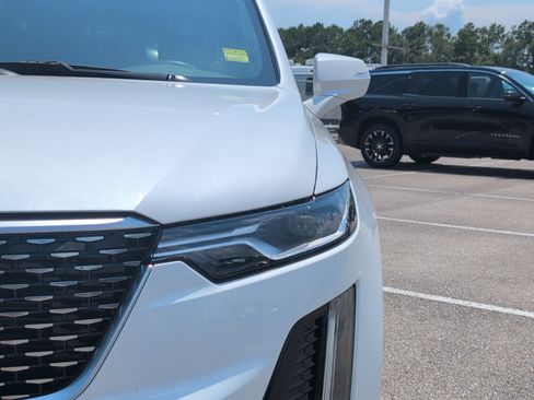 Certified 2024 Cadillac XT6 Luxury w/ LPO, Floor Liner Package AWD/4WD image 12
