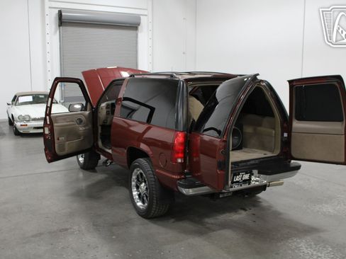Used 1998 Chevrolet Tahoe 4WD 2-Door w/ Preferred Equipment Group 2 image 34
