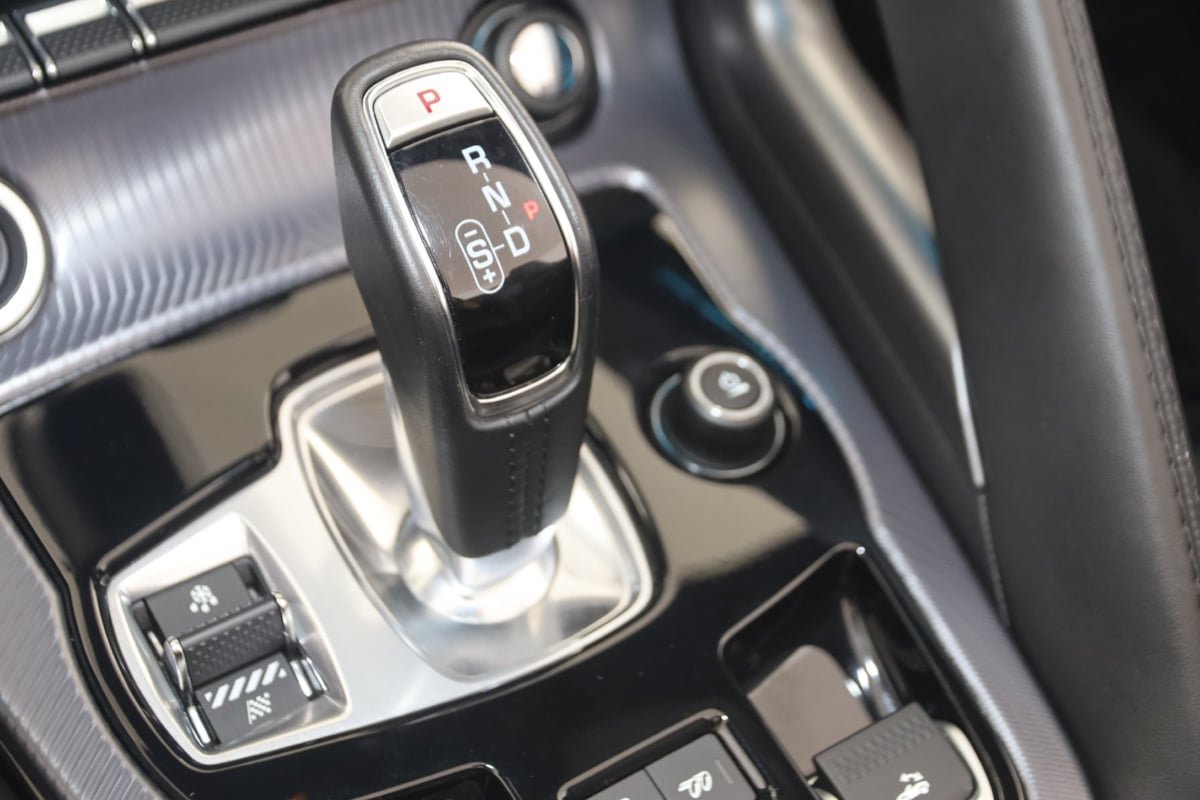 Used 2024 Jaguar F-TYPE R-Dynamic RWD image 7