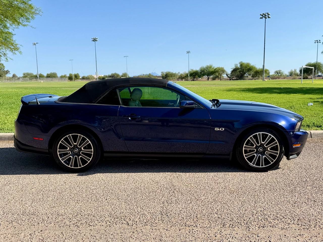 Used 2012 Ford Mustang GT Premium w/ Security Pkg RWD image 7