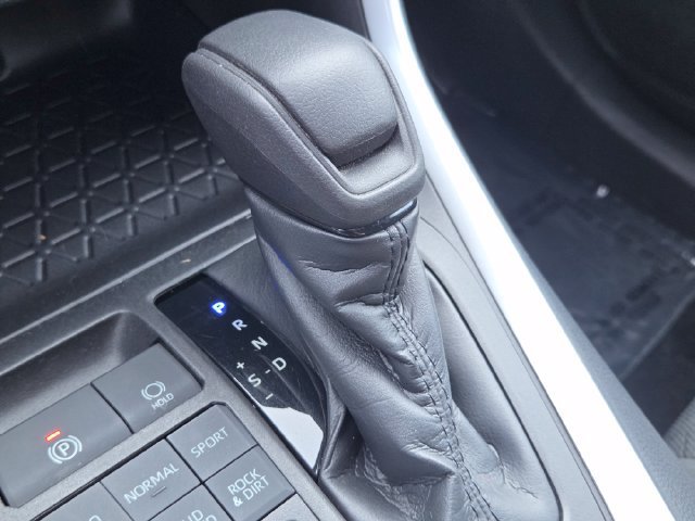 Used 2020 Toyota RAV4 XLE w/ Convenience Package AWD/4WD image 38