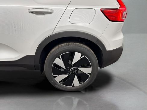 New 2024 Volvo XC40 Recharge Core w/ Protection Package Premier image 16