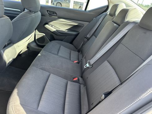 Used 2023 Nissan Altima 2.5 SV w/ SV Premium Package FWD image 12