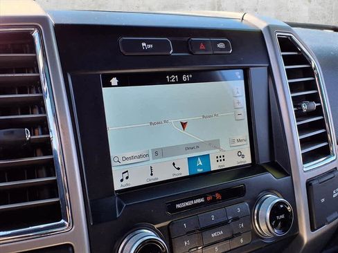 Used 2016 Ford F150 Platinum w/ Equipment Group 701A Luxury image 16