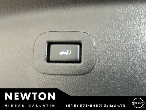 Used 2016 INFINITI QX80 2WD w/ Signature Edition Package image 27