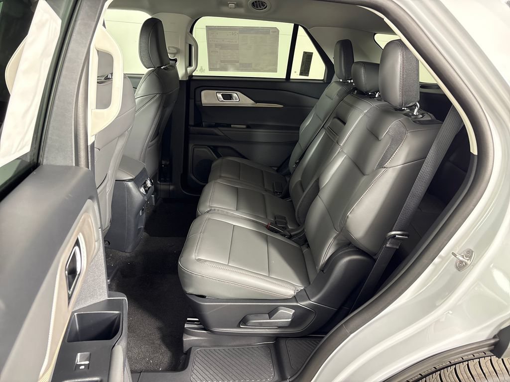 New 2026 Ford Explorer Active w/ Active Comfort Package RWD image 30