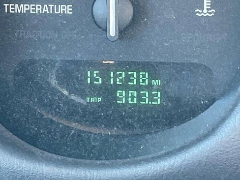 Used 2004 Buick Le Sabre Custom w/ Wheel and Sounds Package image 38