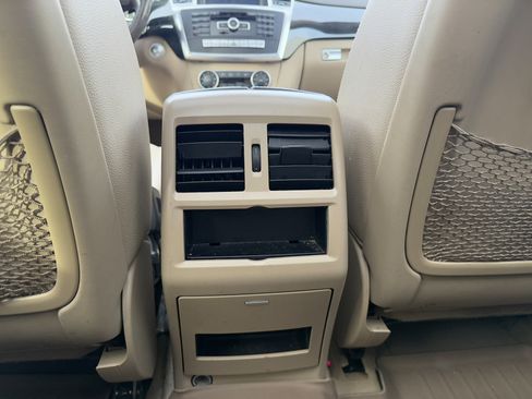 Used 2015 Mercedes-Benz GL 450 4MATIC image 38