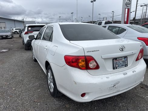 Used 2010 Toyota Corolla LE image 7