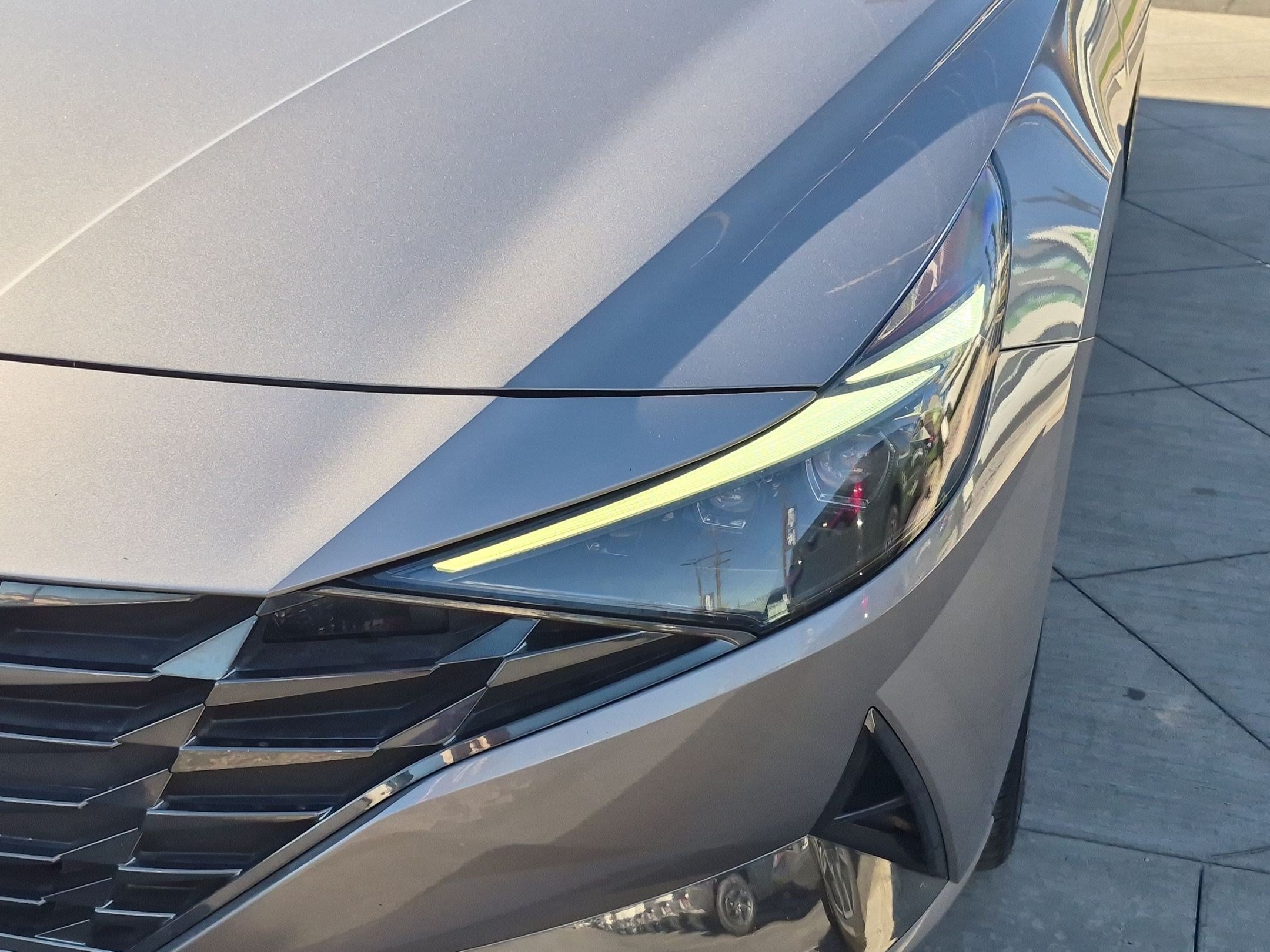 Certified 2023 Hyundai Elantra Limited w/ Preferred Accessory Package FWD image 12