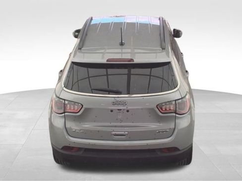 Used 2022 Jeep Compass Latitude AWD/4WD image 5