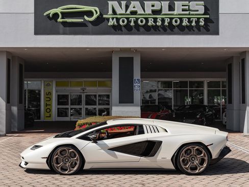 Used 2022 Lamborghini Aventador Countach image 31
