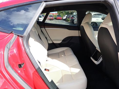 Used 2022 Tesla Model S image 40