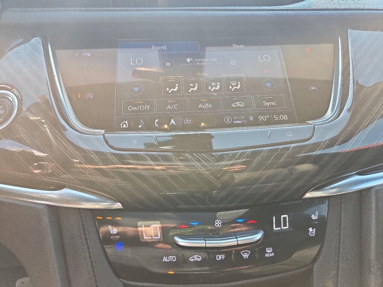 Used 2024 Cadillac XT6 Premium Luxury FWD image 19