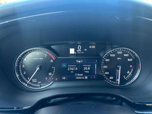 Used 2025 Cadillac XT6 Premium Luxury image 18