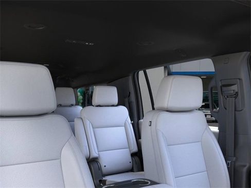 New 2025 Chevrolet Suburban Premier image 24