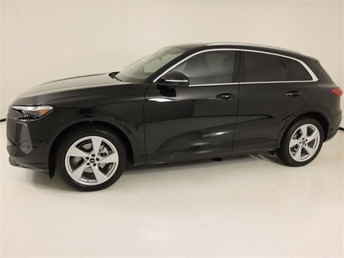 New 2025 Audi Q5 Prestige image 2