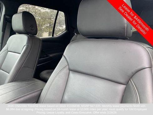 Used 2023 Chevrolet Traverse LT image 11
