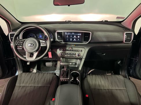 Used 2020 Kia Sportage LX image 9