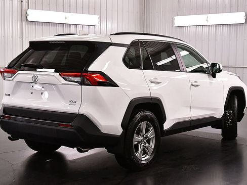 Used 2024 Toyota RAV4 XLE w/ Convenience Package AWD/4WD image 7
