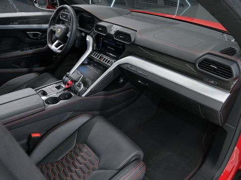 Used 2021 Lamborghini Urus image 33