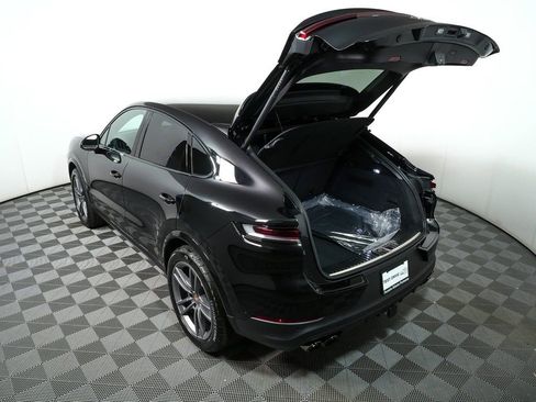 Used 2026 Porsche Cayenne Coupe AWD/4WD image 34