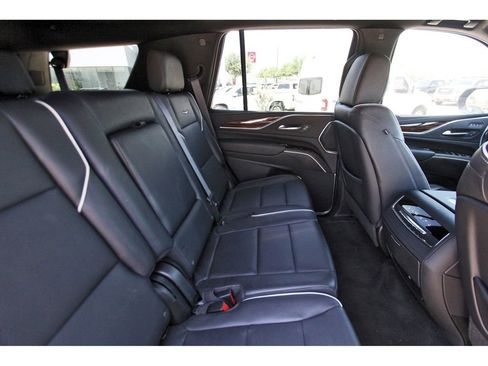 Used 2023 Cadillac Escalade Premium Luxury image 10