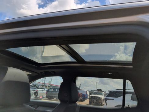 New 2026 GMC Terrain AT4 w/ Technology Package II AWD/4WD image 22