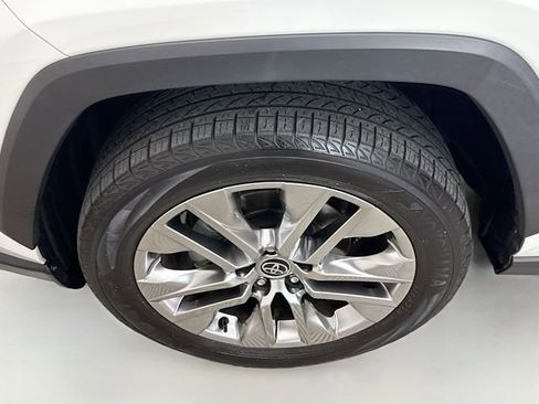 Used 2023 Toyota RAV4 XLE Premium image 31