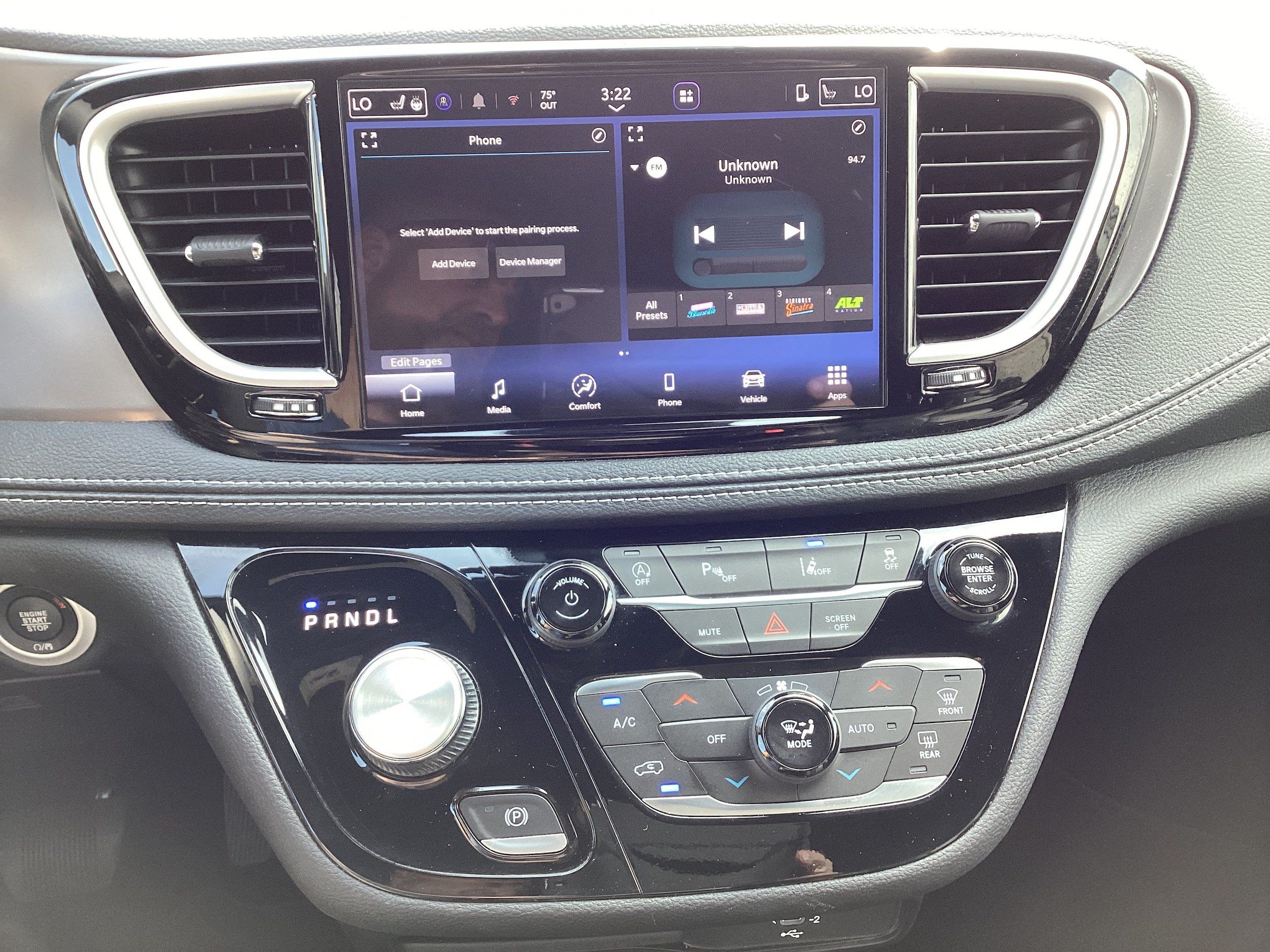 Used 2026 Chrysler Pacifica Select FWD image 20