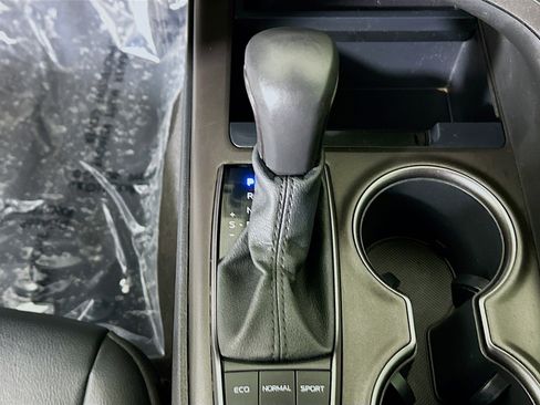 Used 2022 Toyota Camry SE w/ Convenience Package image 21