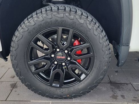 Used 2021 GMC Sierra 1500 Elevation w/ X31 Off-Road Package AWD/4WD image 9