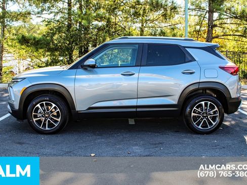 Used 2025 Chevrolet TrailBlazer LT image 7