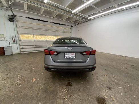 Used 2023 Nissan Altima 2.5 SV image 5