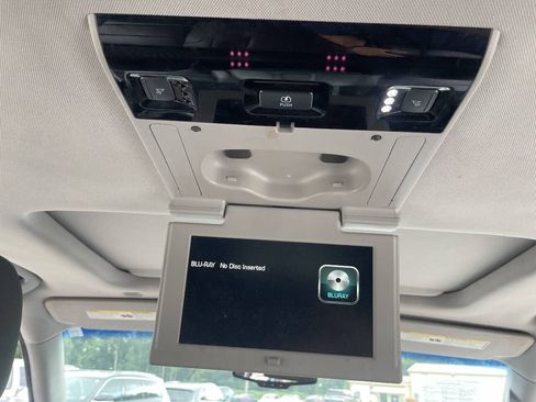Used 2017 Chevrolet Suburban LT AWD/4WD image 22