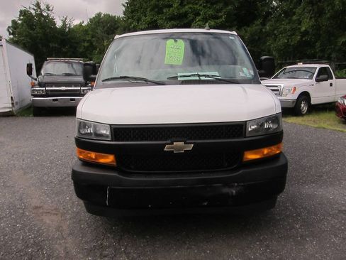 Used 2020 Chevrolet Express 2500 w/ Driver Convenience Package RWD image 2