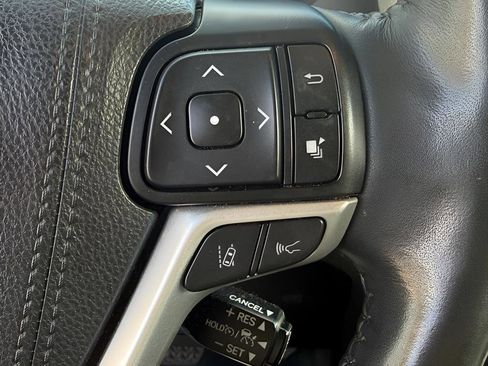 Used 2020 Toyota Sienna Limited Premium image 16