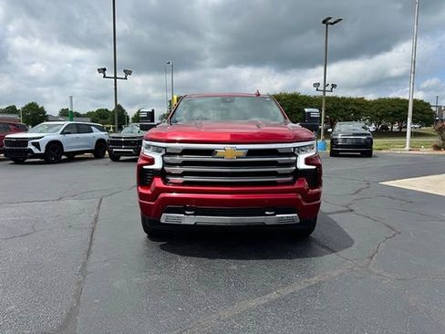 Used 2024 Chevrolet Silverado 1500 High Country w/ High Country Premium Package AWD/4WD image 7
