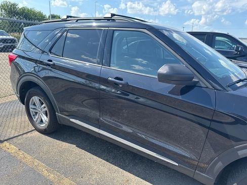Used 2024 Ford Explorer XLT w/ Equipment Group 202A AWD/4WD image 26