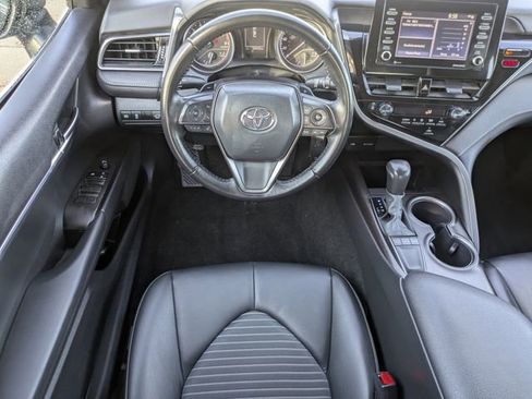 Used 2024 Toyota Camry SE image 11