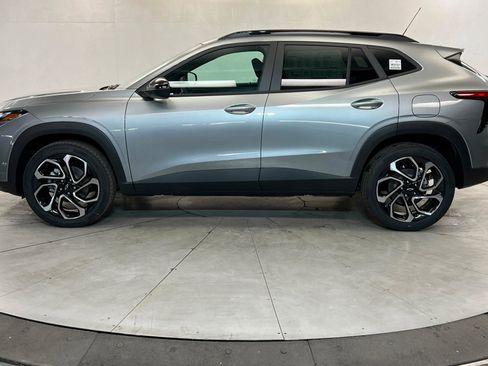 New 2026 Chevrolet Trax RS w/ Sunroof Package FWD image 2