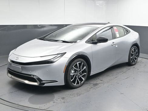 New 2026 Toyota Prius Plug-In Hybrid image 4