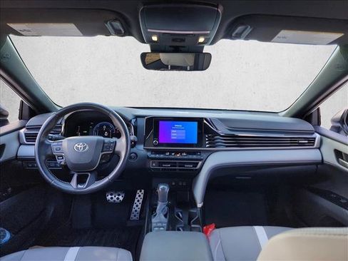 Used 2025 Toyota Camry SE w/ Convenience Package FWD image 15