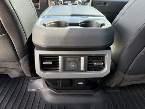 Used 2024 Ford F350 Lariat w/ Lariat Ultimate Package AWD/4WD image 32