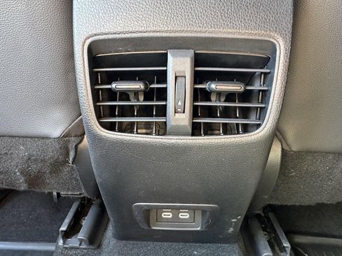 Used 2024 Toyota Corolla Cross XLE w/ Convenience Package image 29