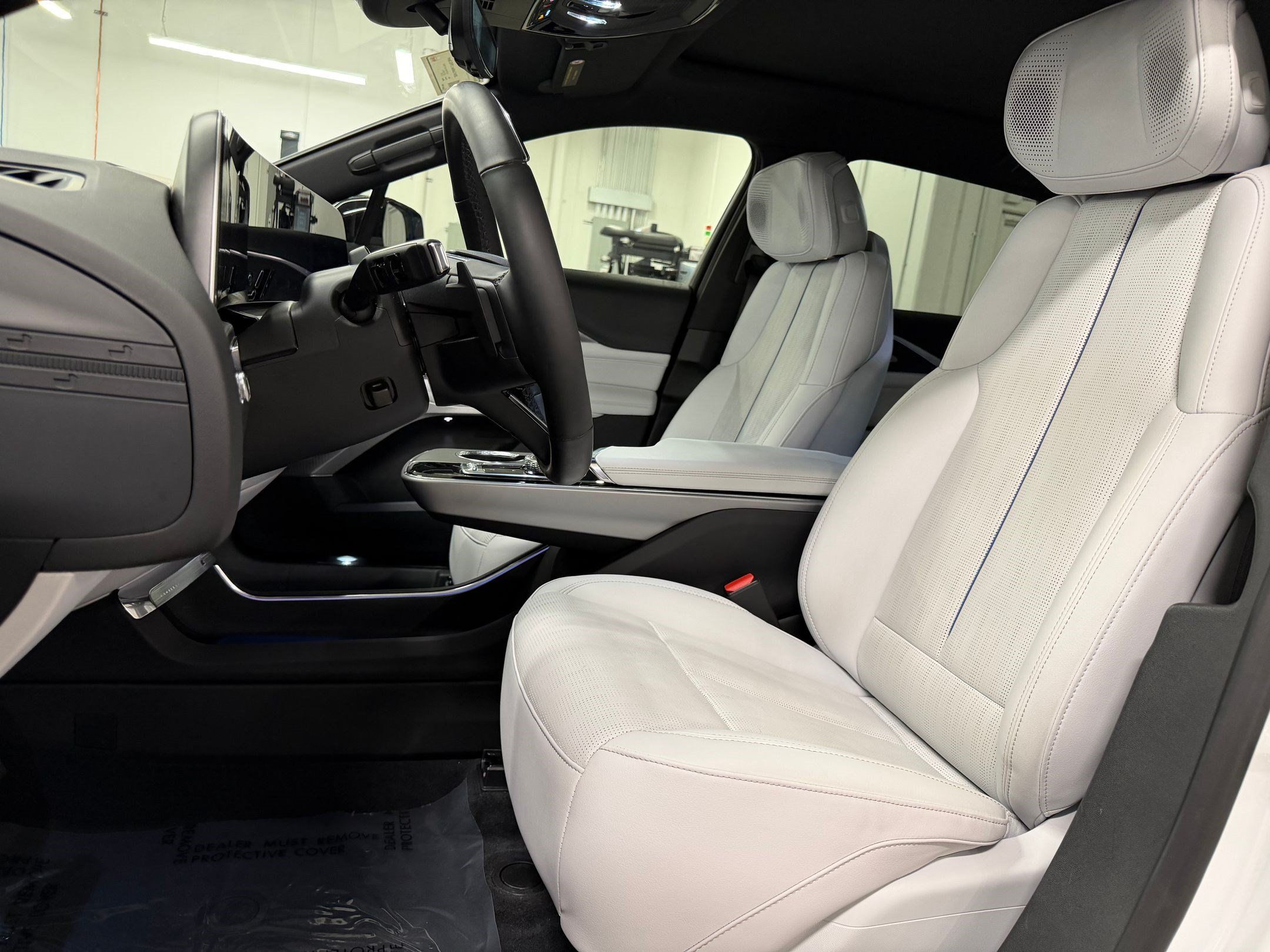 Certified 2024 Cadillac Lyriq Sport AWD/4WD image 5