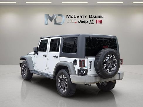Used 2018 Jeep Wrangler Unlimited Sport AWD/4WD image 4