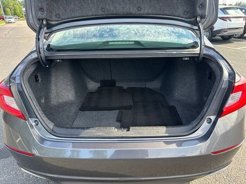Used 2019 Honda Accord EX image 9